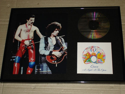 Freddie Mercury Queen Autographs Live Photo HAND SIGNED CD Frame
